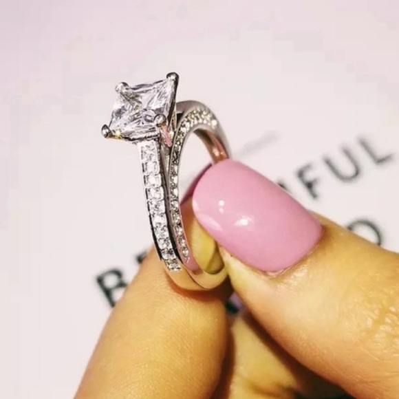 “2 CT” 925 STERLING STERLING ENGAGEMENT DIAMOND RING, CUTE RING, SHINY RING. - Picture 3 of 5